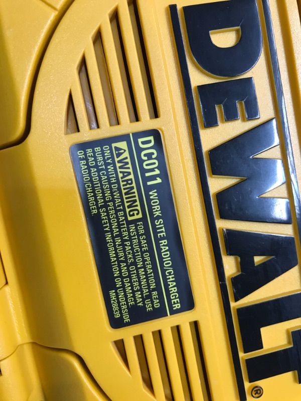 Photo 5 of Dewalt DC011 Heavy Duty Work Site AM/FM Radio 7.2-18V Radio Worksite Charger