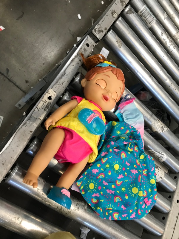 Photo 1 of Baby Alive Baby Grows up Growing and Talking Baby Doll 1 Surprise Doll 8 Accessories
