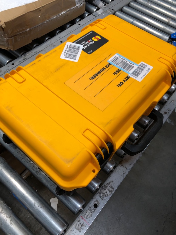 Photo 1 of Pelican Storm iM2500 Case No Foam (Yellow) Yellow No Foam