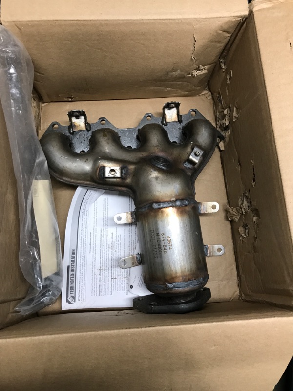 Photo 2 of Dorman 674-848 Catalytic Converter with Integrated Exhaust Manifold Compatible with Select Mitsubishi Models (Non-CARB Compliant)