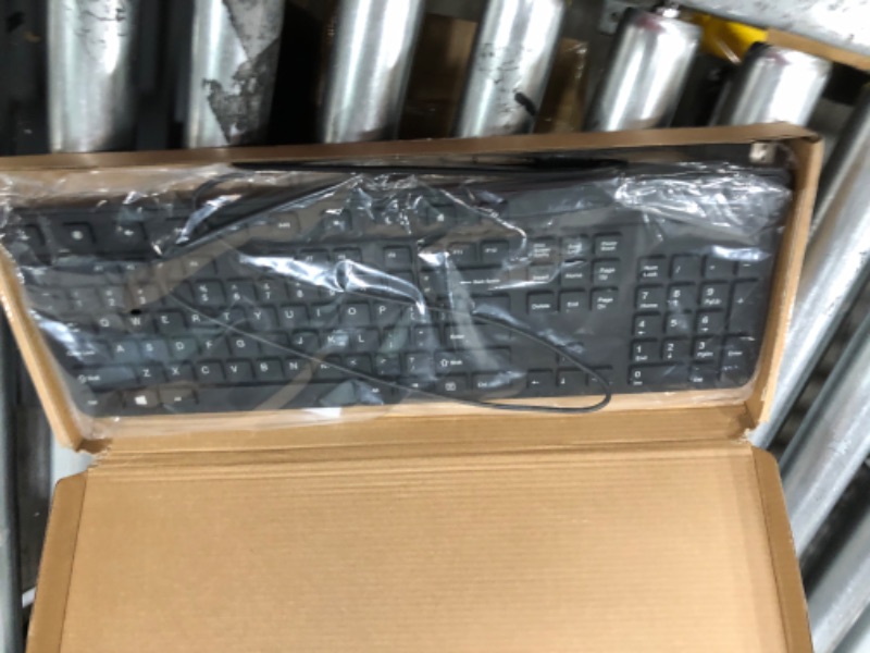 Photo 1 of Kensington Simple Solutions Wired Keyboard with Smart Card Reader (CAC) (K55115US)