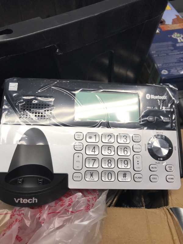 Photo 3 of VTech DS6151 2-Line Expandable Cordless Phone with Digital Answering System and Caller ID with 4 Extra DS6101 Handsets