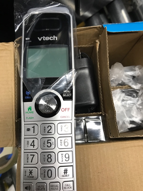 Photo 4 of VTech DS6151 2-Line Expandable Cordless Phone with Digital Answering System and Caller ID with 4 Extra DS6101 Handsets