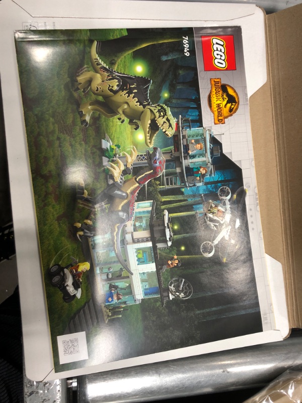 Photo 2 of *Damaged Box* LEGO Jurassic World Dominion Giganotosaurus & Therizinosaurus Attack 76949 Building Toy Set for Kids, Boys, and Girls Ages 9+ (810 Pieces) Frustration-Free Packaging