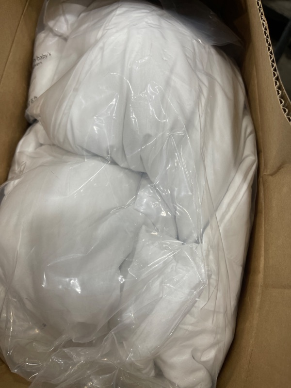 Photo 2 of Amazon Basics down alternative duvet, Full/Queen white