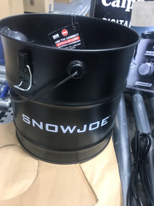 Photo 6 of *** POWERS ON ** Snow Joe ASHJ202 5 Amp 4.8 Gallon Ash Vacuum & PowerSmith PAAC302 Ash Vacuum Deep Cleaning Kit with Crevice Tool, Brush Nozzle, Pellet Stove Hose, Adapter, and Storage Bag,Black 5 Amp, 4.8 Gallon Vacuum + Cleaning Kit, Black