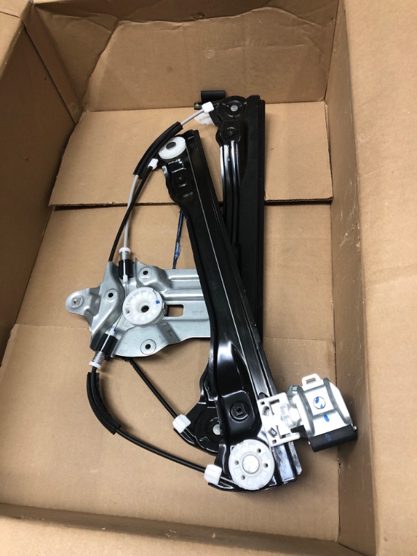 Photo 1 of GM Genuine Parts 95382562 Front Passenger Side Power Window Regulator without Motor
