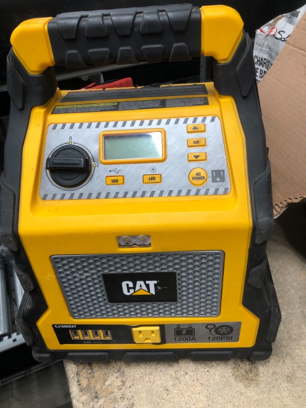 Photo 2 of CAT - 3 in 1 Professional Power Station with Jump Starter and Compressor - 4 USB Ports and Outlet

*NOT TESTED MISSING POWER4 CORD*