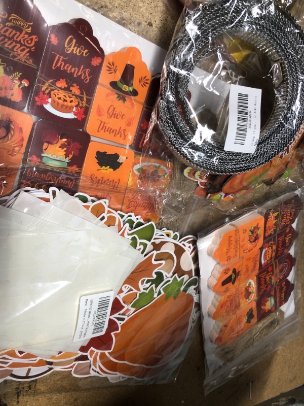 Photo 1 of THANKSGIVING DECORATION BUNDLE OF 4 ITEMS**