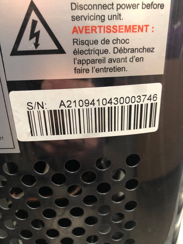 Photo 2 of ***PARTS ONLY***
Frigidaire EFIC117-SSBLACK-COM EFIC117-SSBLACK 26 Lbs Portable Compact Maker, Stainless Steel Ice Making Machine, Medium, Black Stainless
