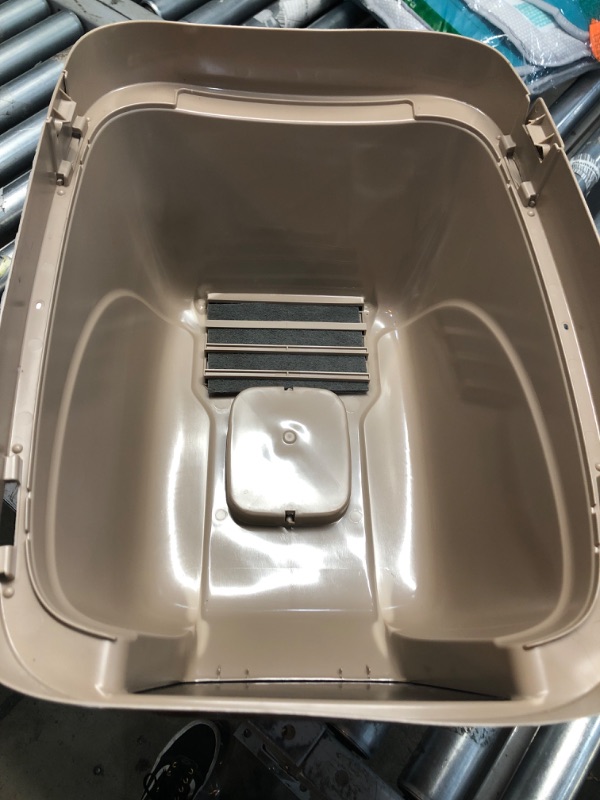 Photo 2 of *Used* Van Ness Pets Odor Control Large Enclosed Sifting Cat Pan with Odor Door, Hooded, Beige, CP66