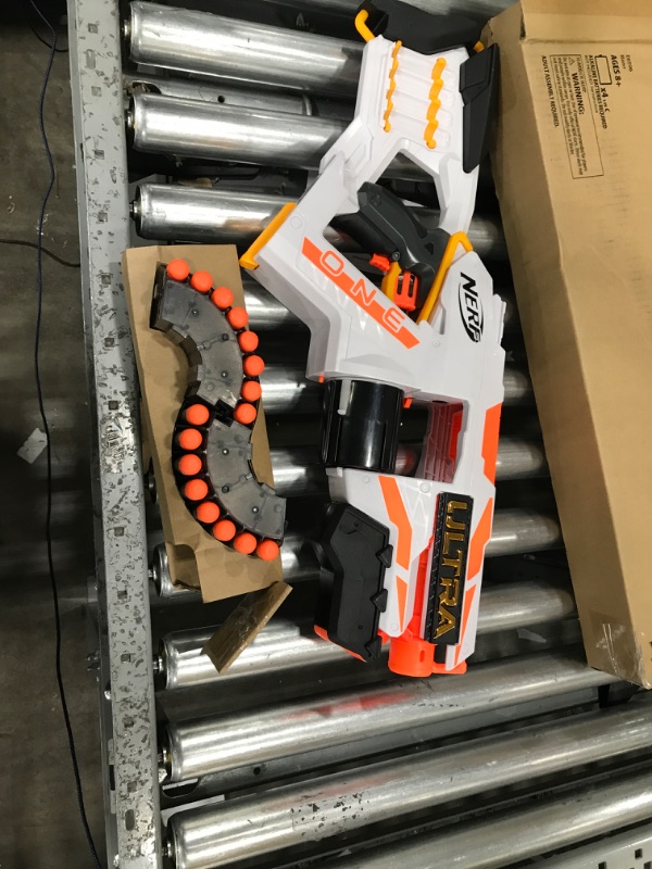 Photo 3 of *USED*Nerf Ultra One Motorized Blaster, 25-Dart Drum, 25 Nerf Ultra Darts, Dart Storage, Automatic Nerf Blaster (Amazon Exclusive) Frustration-Free Packaging