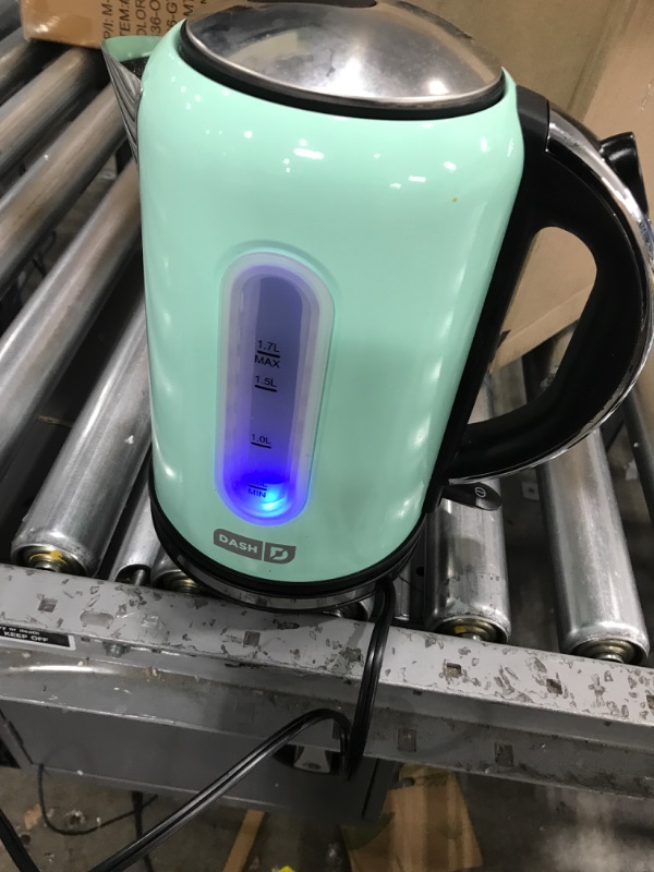 Photo 4 of *USED*DASH DEK001AQ Electric Kettle + Water Heater with Rapid Boil, Cool Touch Handle, Cordless Carafe, No Drip Spout + Auto Shut Off For Coffee, Tea, Espresso & More, 57 oz/ 1.7 L - Aqua