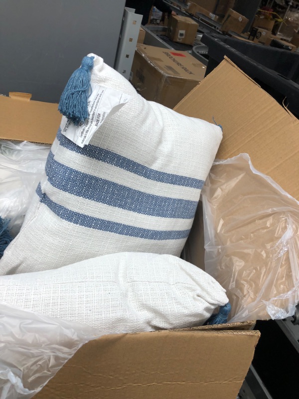 Photo 1 of 12 Pack Asscorted Pillows 