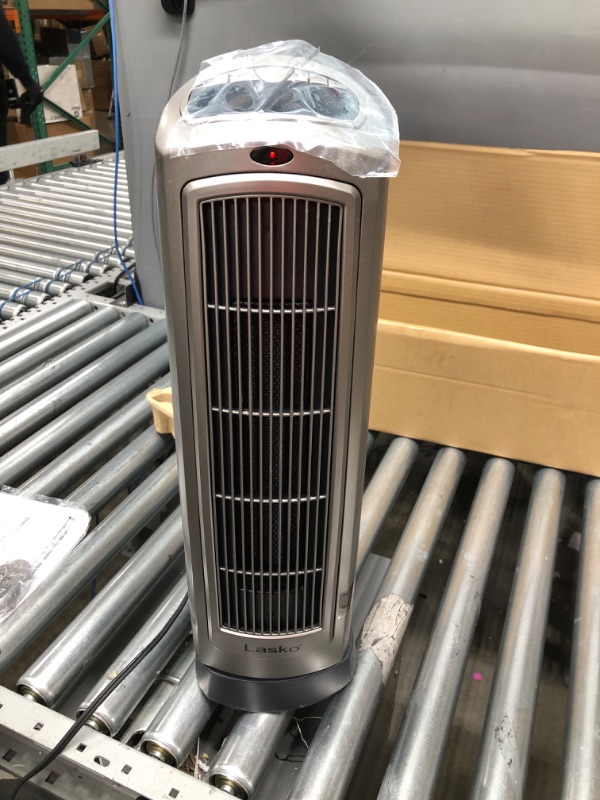 Photo 3 of ***TESTED WORKING*** Lasko 1500W Digital Ceramic Space Heater with Remote, 755320, Silver