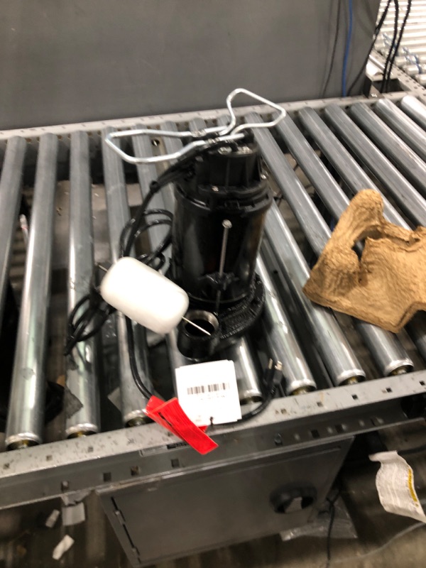 Photo 1 of **DOES NOT POWER ON***Wayne 1/3 HP Cast Iron Submersible Sump Pump Cdu790