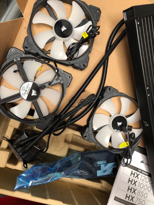 Photo 3 of CORSAIR iCUE H170i ELITE CAPELLIX Liquid CPU Cooler - 33 Dynamic RGB LEDs - 140mm Fans - 420mm Radiator - COMMANDER CORE Smart Lighting Controller - CORSAIR iCUE Software Compatible - Zero RPM Fan RGB Pump + Fans 420mm Elite Capellix Cooler