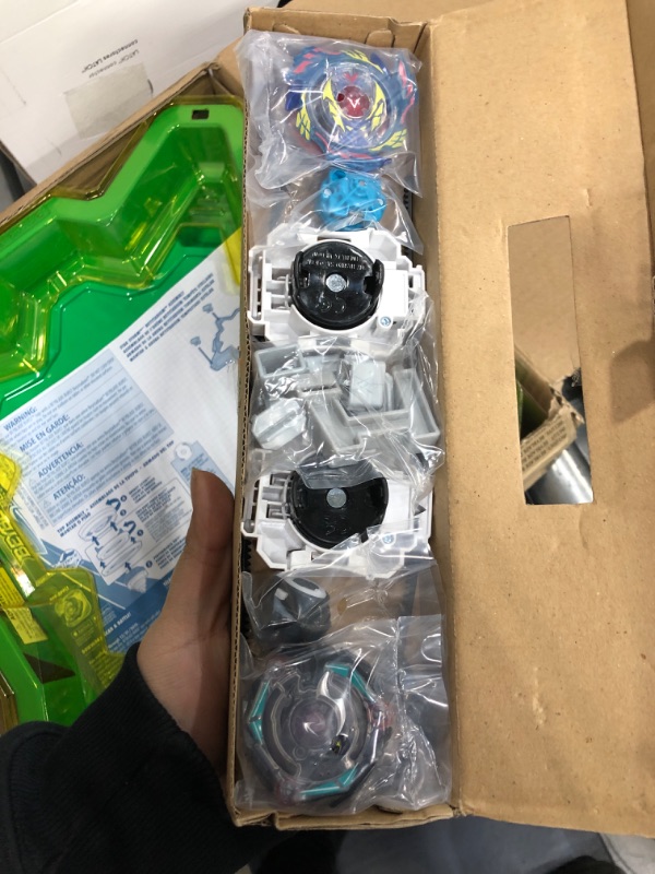 Photo 3 of Beyblade Burst Evolution Star Storm Battle Set (Amazon Exclusive) Frustration-Free Packaging