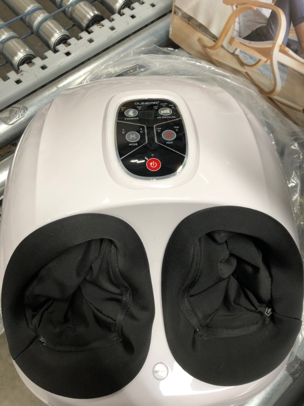 Photo 2 of *** POWERS ON *** QUINEAR Foot Massager, Shiatsu Foot Massager for Neuropathy Pain Relief and Circulation Deep Tissue Foot Massager Awhite