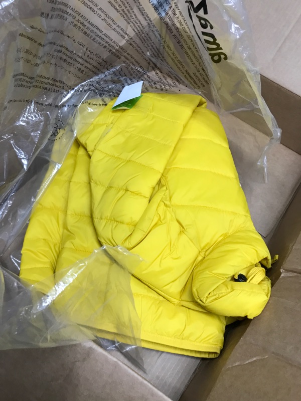 Photo 2 of Amazon Essentials Men's Packable Lightweight Water-Resistant Puffer Jacket Medium Yellow