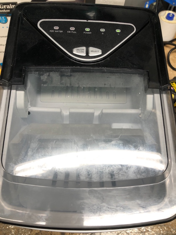 Photo 2 of **small break on lid, see photo**
Silonn Ice Makers Countertop 9 Bullet Ice Cubes Ready in 6 Minutes 26lbs in 24Hrs Portable Ice Maker Machine Self-Cleaning 2 Sizes of Bullet-Shaped
