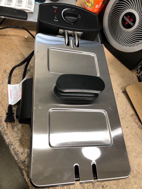 Photo 2 of *NONFUNCTIONAL* Hamilton Beach 35032 Professional Grade Electric Deep Fryer, Frying Basket with Hooks, 1500 Watts, 3 Ltrs New for 2021, Stainless Steel Stainless Steel 1500 Watts, 3 Ltrs New for 2021 Deep Fryer