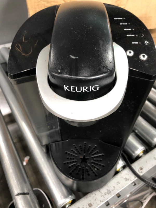 Photo 2 of *** USED ** Keurig K-Classic Coffee Maker K-Cup Pod, Single Serve, Programmable, 6 to 10 oz. Brew Sizes, Black