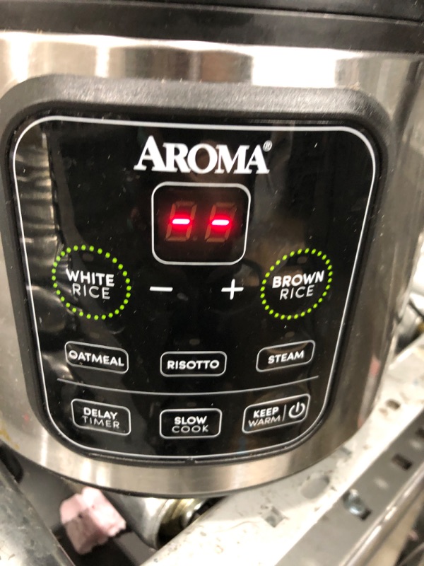 Photo 5 of *** POWERS ON *** aroma housewares arc-994sb rice & grain cooker slow cook, steam, oatmeal, risotto, 8-cup cooked/4-cup uncooked/2qt, stainless steel