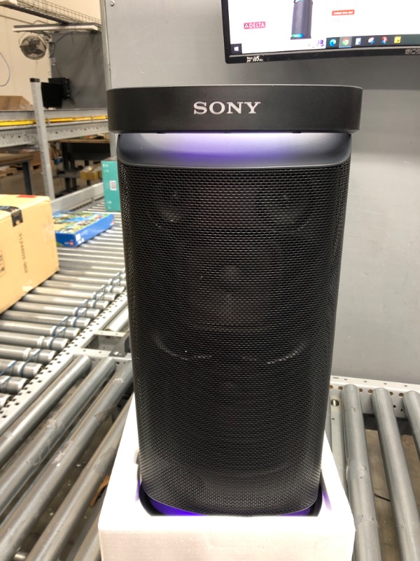 Photo 2 of Sony SRS-XP700 X-Series Wireless Portable-BLUETOOTH-Karaoke Party-Speaker IPX4 Splash-resistant with 25 Hour-Battery SRSXP700