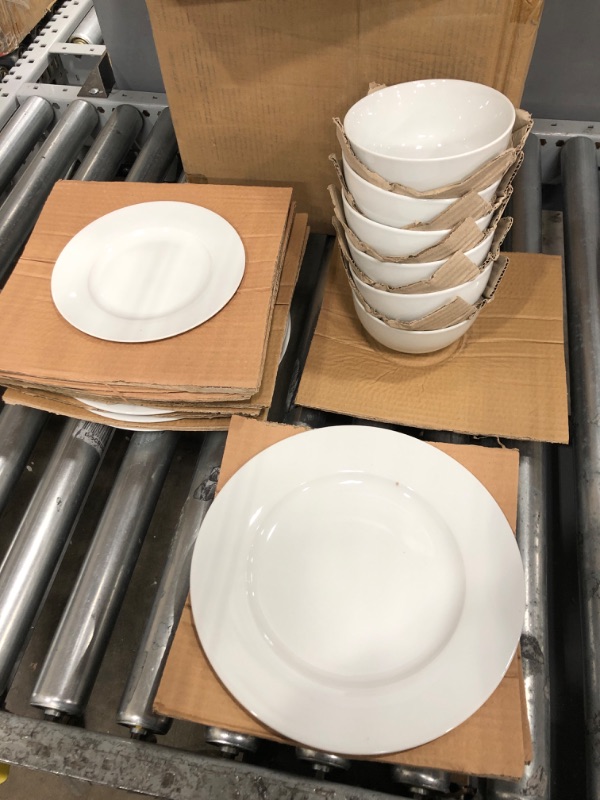 Photo 2 of 18-Piece Dinnerware Set, Service for 6