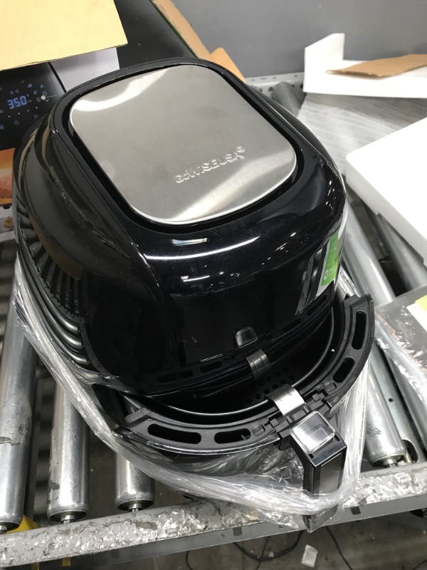 Photo 2 of 8-in-1 5.8 Qt. Black Electric Air Fryer with Recipe Book