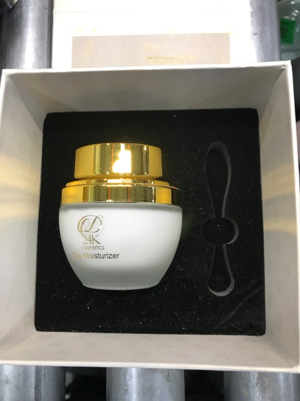 Photo 2 of 24K DAY MOISTURIZER HELPS PRODUCE NATURAL COLLAGEN WHILE DRAMATICALLY REMOVING FINE LINES AND WRINKLES WITH SPF 15 NEW
