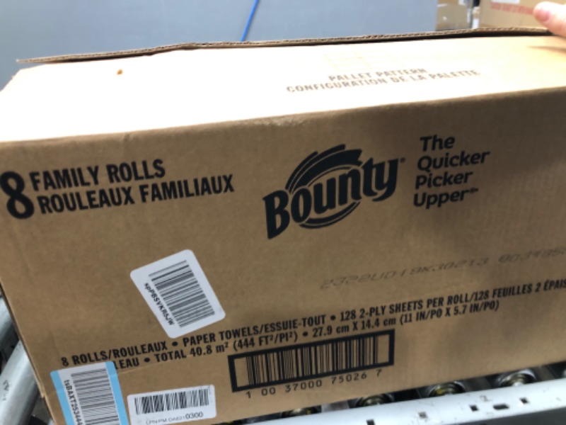 Photo 4 of Bounty Quick Size Paper Towels, White, 4 Packs Of 2 Family Rolls = 8 Family Rolls 128 Count (Pack of 8)