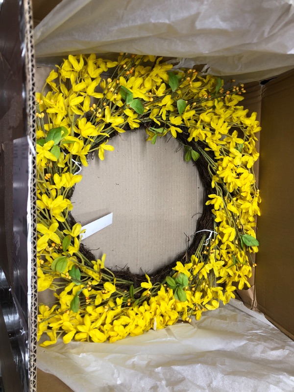 Photo 1 of 24 in. Artificial Yellow Jasmine Wreath