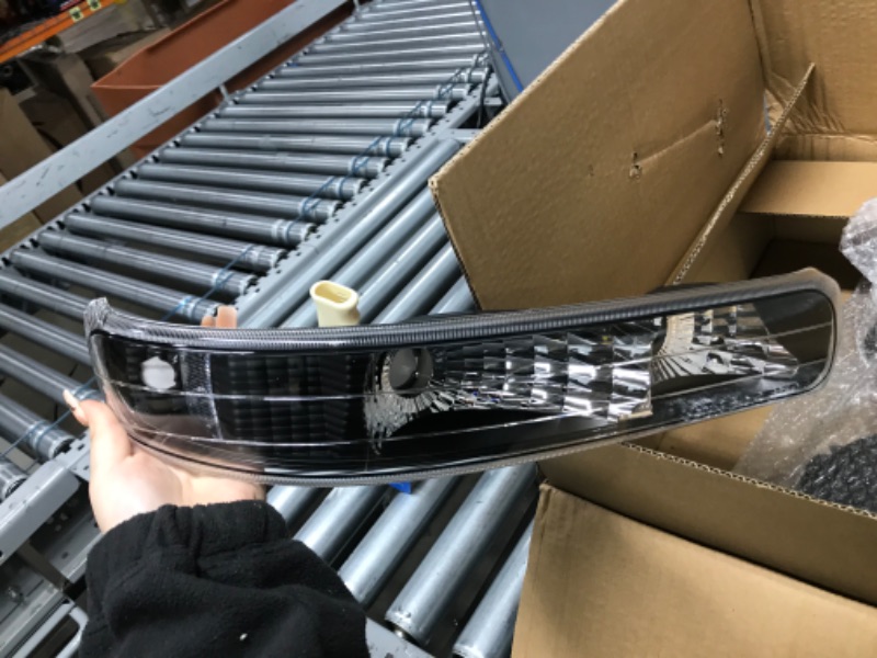 Photo 1 of DWVO Headlight Assembly Compatible with 1999-2002 Chevy Silverado / 2000-2006 Chevrolet Tahoe Suburban with Bumper Lights Clear Reflector Black Housing
