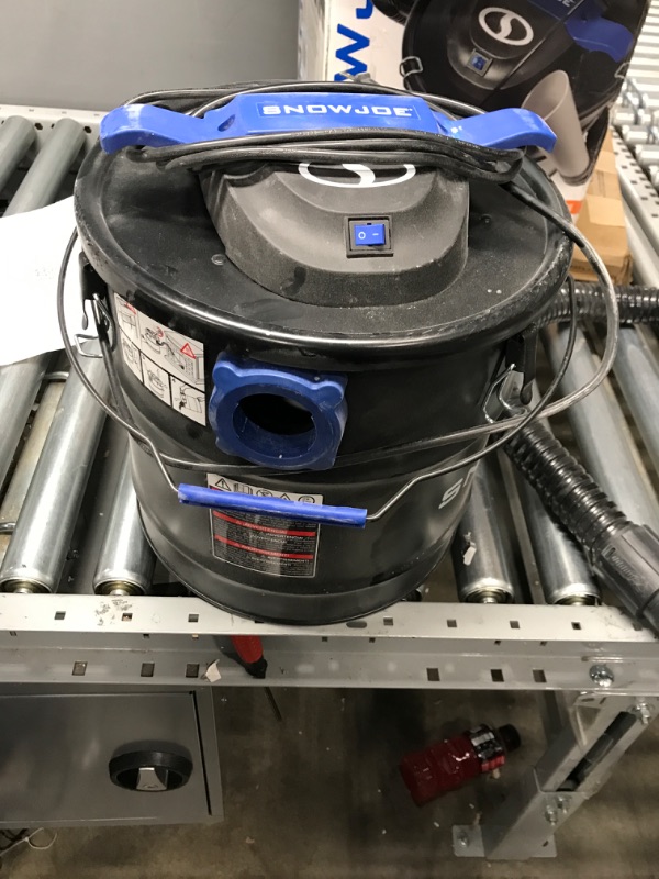 Photo 2 of ***TESTED**POWERED ON** Snow Joe ASHJ202 5 Amp 4.8 Gallon Ash Vacuum & PowerSmith PAAC302 Ash Vacuum Deep Cleaning Kit with Crevice Tool, Brush Nozzle, Pellet Stove Hose, Adapter, and Storage Bag,Black 5 Amp, 4.8 Gallon Vacuum + Cleaning Kit, Black