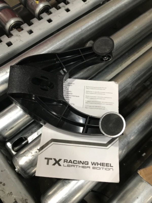 Photo 4 of **SEE NOTES**
Thrustmaster TX RW Leather Edition (XBOX Series X/S, XOne & Windows) Black Thrustmaster TX Racing Wheel Leather Edition