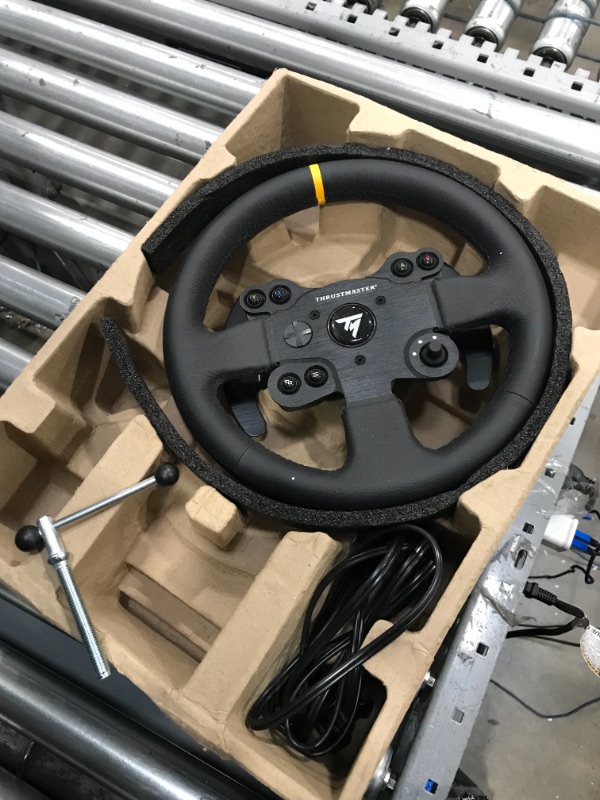 Photo 1 of **SEE NOTES**
Thrustmaster TX RW Leather Edition (XBOX Series X/S, XOne & Windows) Black Thrustmaster TX Racing Wheel Leather Edition