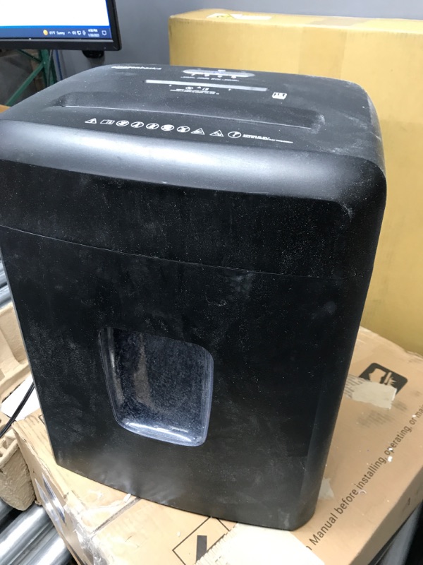 Photo 1 of used
tested :turns on 
Amazon Basics 15-Sheet Cross Cut Paper Shredder and Credit Card CD Shredder with 6 Gallon Bin 15 Sheet - new model Shredder