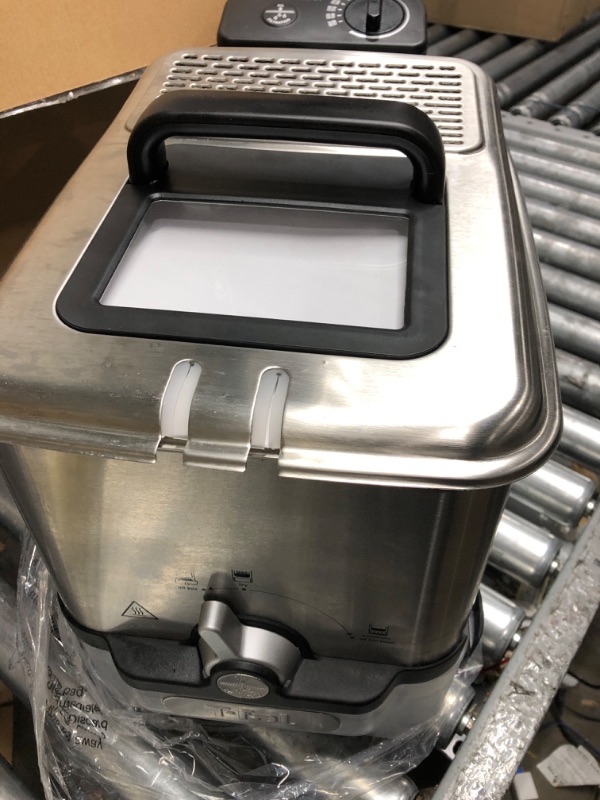 Photo 2 of *** USED ** T-fal Deep Fryer with Basket, Stainless Steel, Easy to Clean Deep Fryer, Oil Filtration, 2.6-Pound, Silver, Model FR8000 Clean oil filtration system