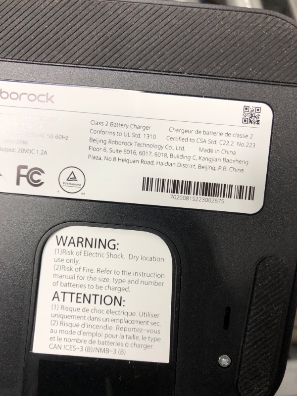 Photo 6 of (Used)  roborock E5 Mop Robot Vacuum and Mop, Self-Charging Robotic Vacuum Cleaner, 2500Pa Strong Suction, Wi-Fi Connected, APP Control, Works with Alexa, Ideal for Pet Hair, Carpets, Hard Floors (Black)
