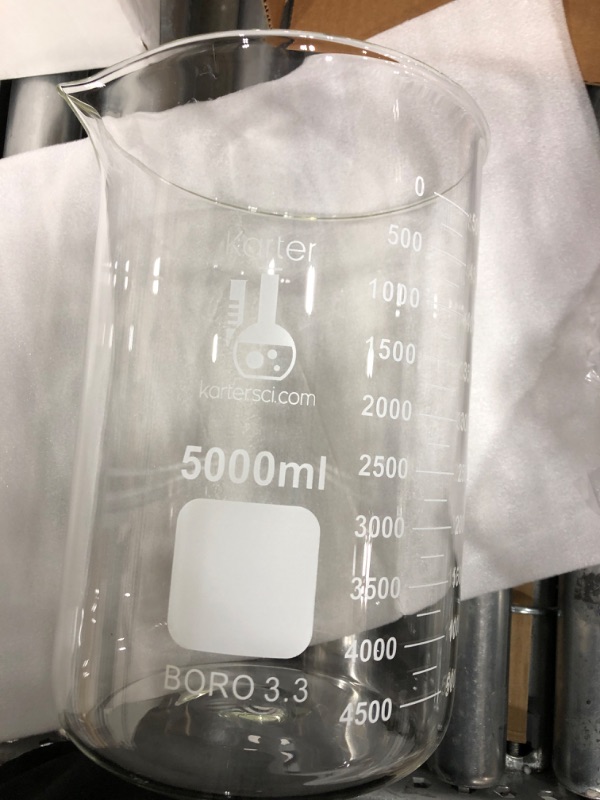 Photo 3 of 500ml Beaker, Low Form Griffin, Borosilicate 3.3 Glass, Double Scale, Graduated, Karter Scientific 213D26