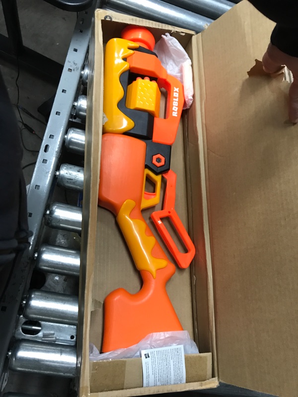 Photo 2 of NERF Roblox Adopt Me!: Bees! Lever Action Dart Blaster, Rotating 8-Dart Drum, 8 Elite Darts, Code to Unlock in-Game Virtual Item Frustration Free Packaging