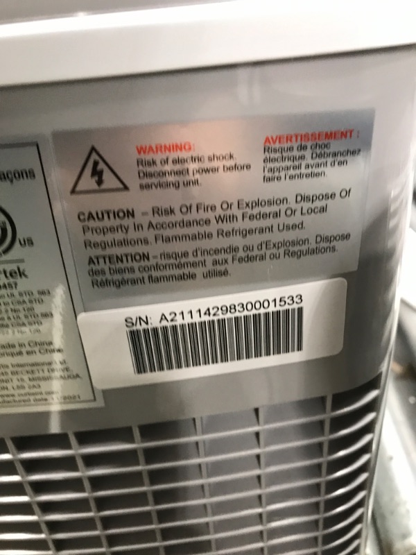 Photo 5 of ***TESTED POWERED ON**FRIGIDAIRE EFIC189-Silver Compact Ice Maker, 26 lb per Day, Silver (Packaging May Vary)