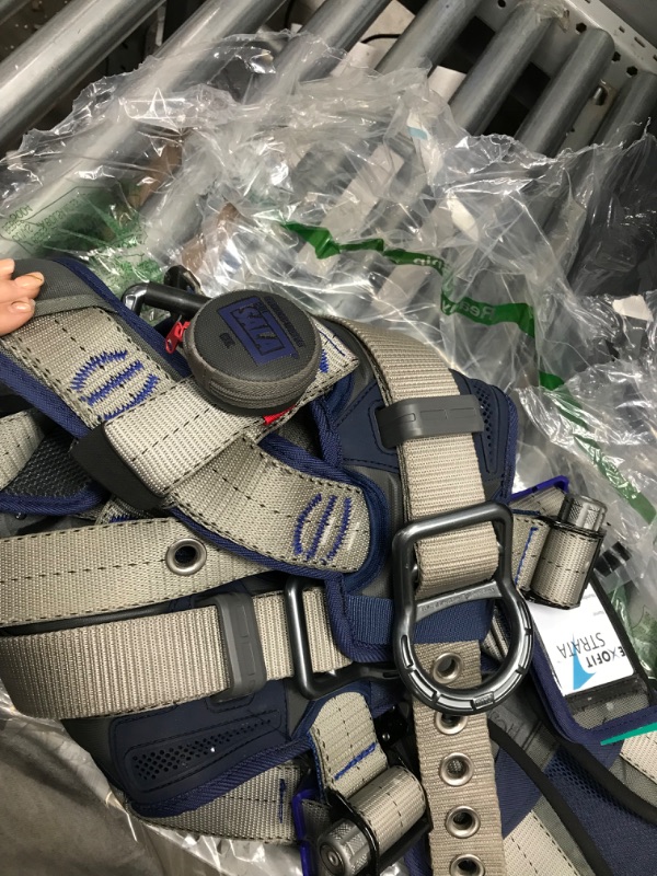 Photo 4 of 3M DBI-SALA 1112567 ExoFit STRATA, Aluminum Back/Side D-Rings, Tongue Buckle Leg Straps with Sewn in Hip Pad & Belt, Large, Blue/Gray