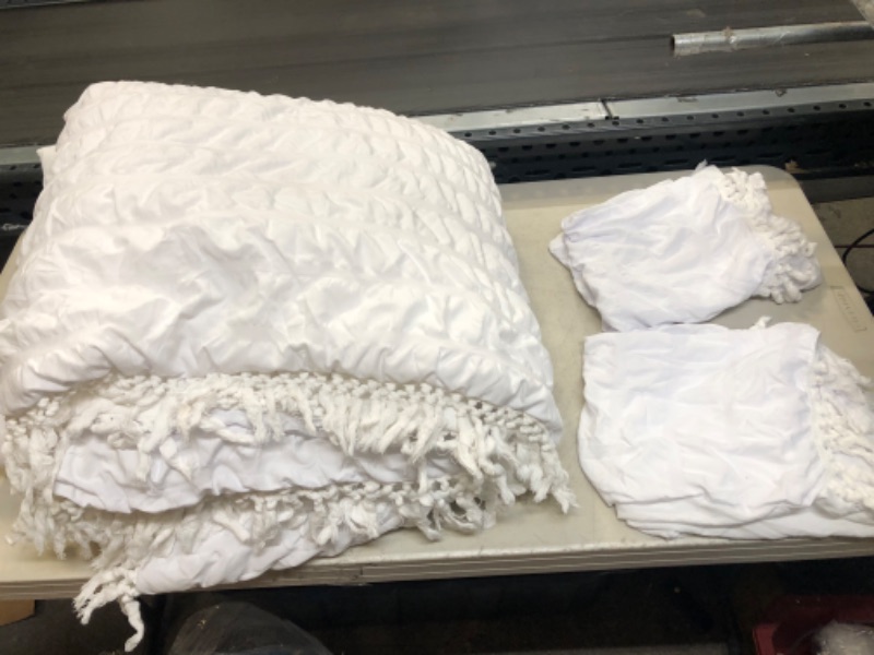 Photo 1 of 3PCS White Comforter Set, 1 Cover 2 Pillow Cases Full/Queen 