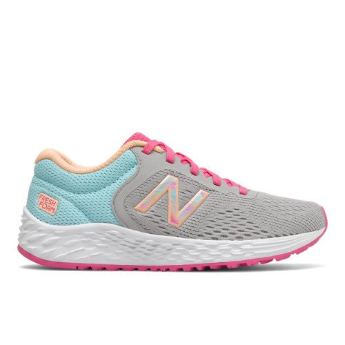 Photo 1 of 11.5 New Balance Kids Arishi V2 Bungee (Little Kid)
