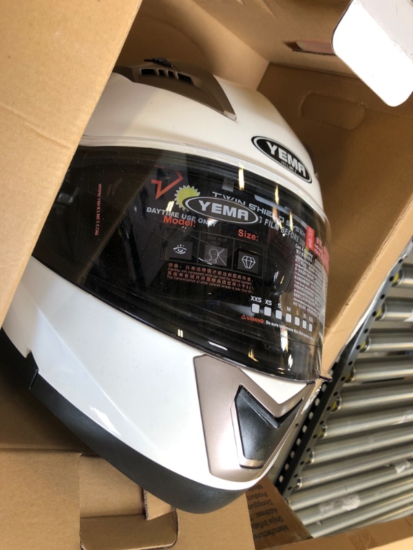 Photo 1 of Motorcycle Modular Full Face Helmet DOT Approved - YEMA YM-925 Motorbike Street Bike Racing Helmet with Sun Visor Medium White