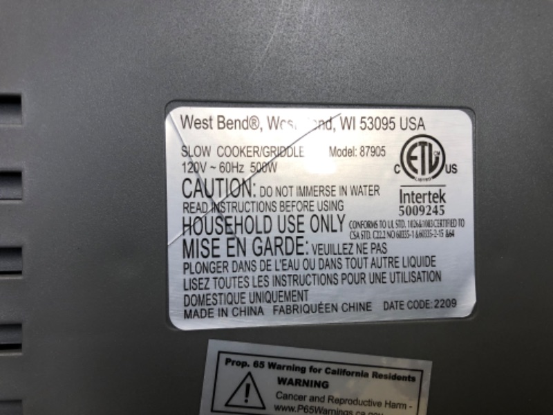 Photo 4 of West Bend 87906 Slow Cooker Large Capacity Non-stick Variable Temperature Control Includes Travel Lid and Thermal Carrying Case, 6-Quart, Silver -------- OUT OF THE BOX NEW, TESTED TURNS ON