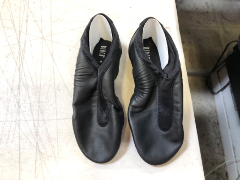 Photo 1 of bloch jazz shoes for girls size 4     